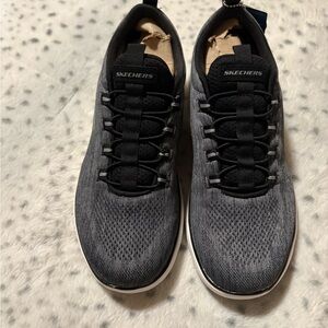 Men’s Skechers slip on tennies size 9.5